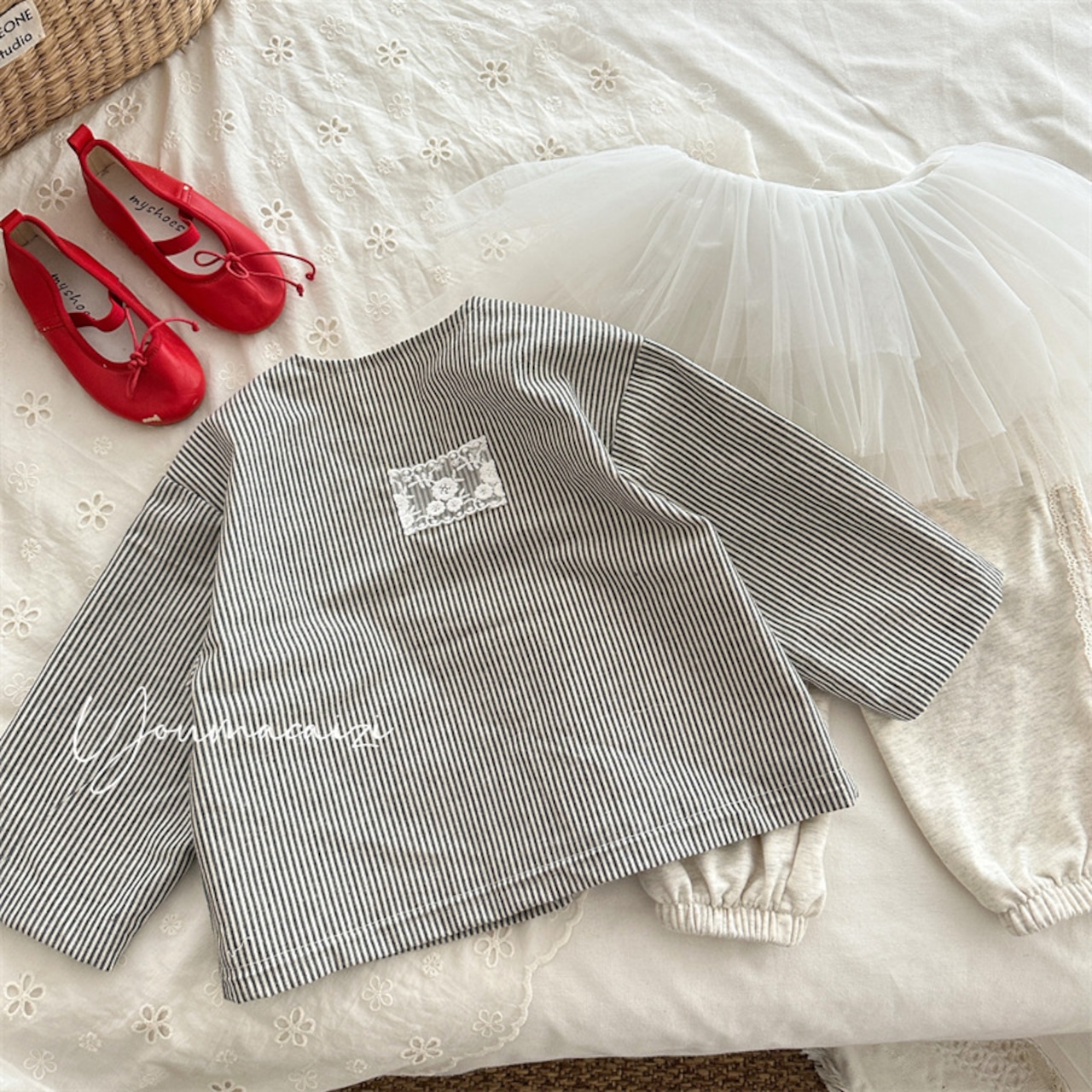 秋ストライプノーカラーシャツ