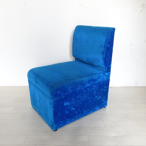 スナックの青いソファー