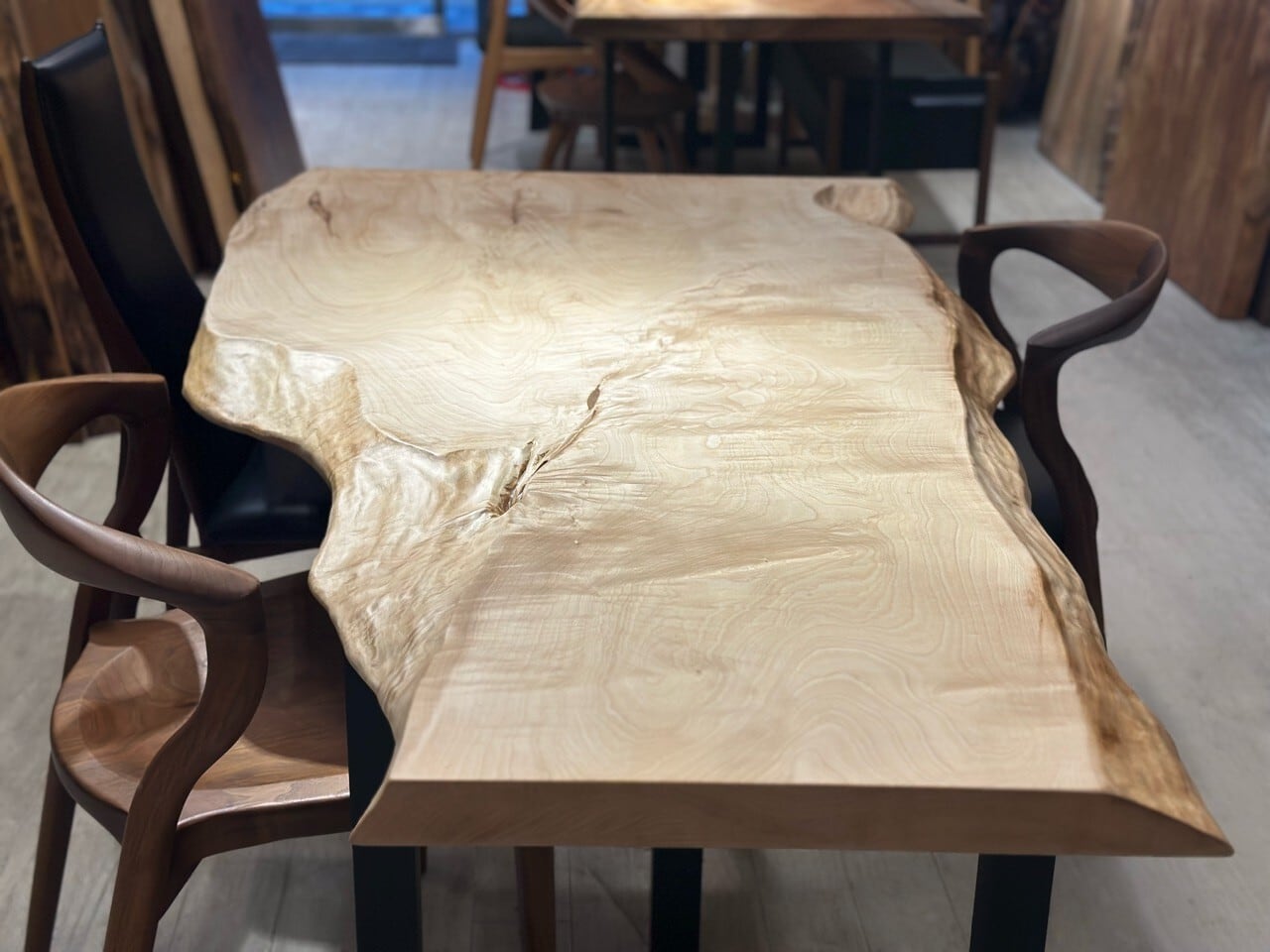 白栃（トチ）_1650×400-840×46_柏店_テーブル天板/一枚板 250480 t001