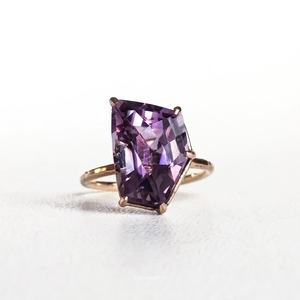 RANDOM FACETCUT AMETHYST TEXTURE RING