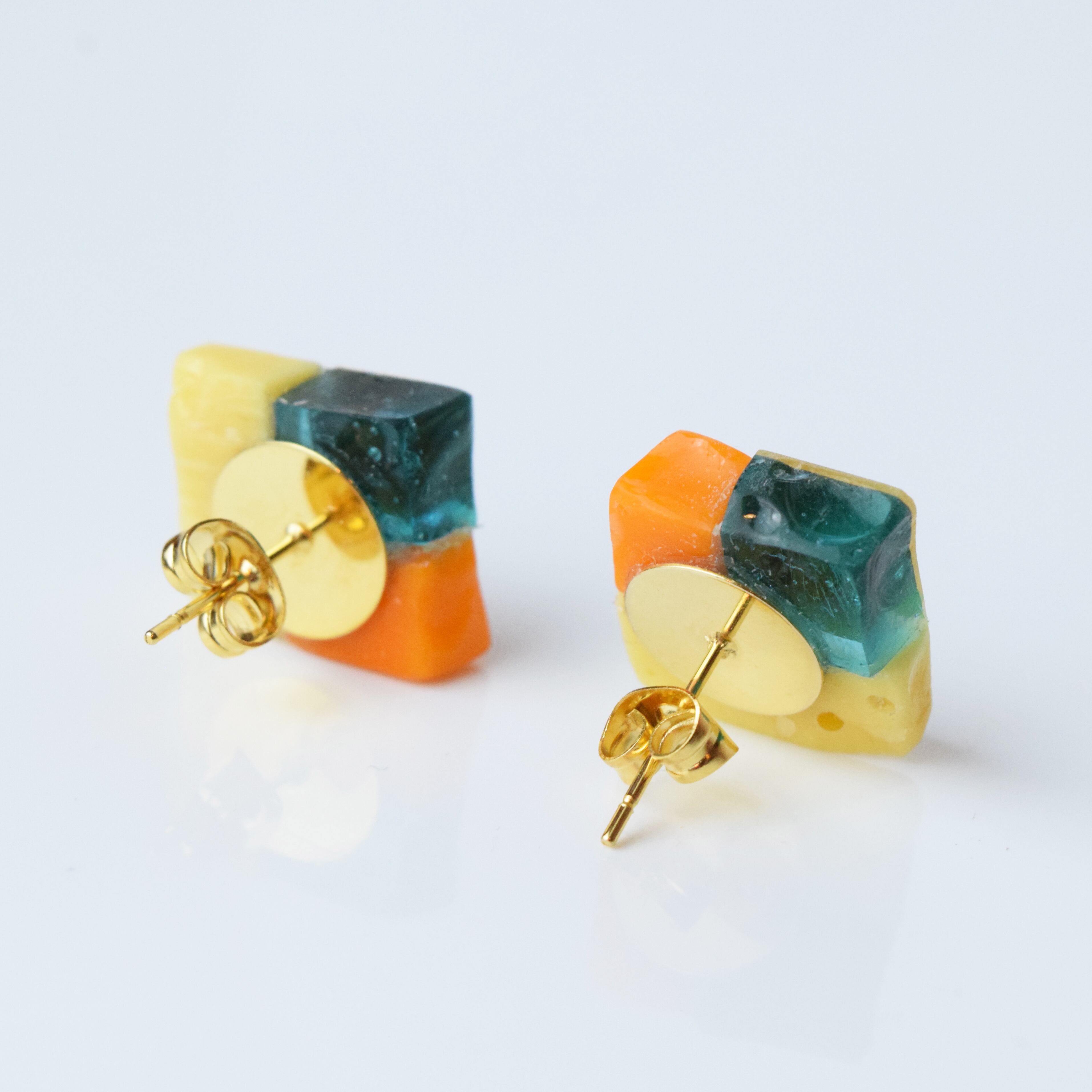 【ベーシック】ポストピアスM　黄色×オレンジ×ゴールド