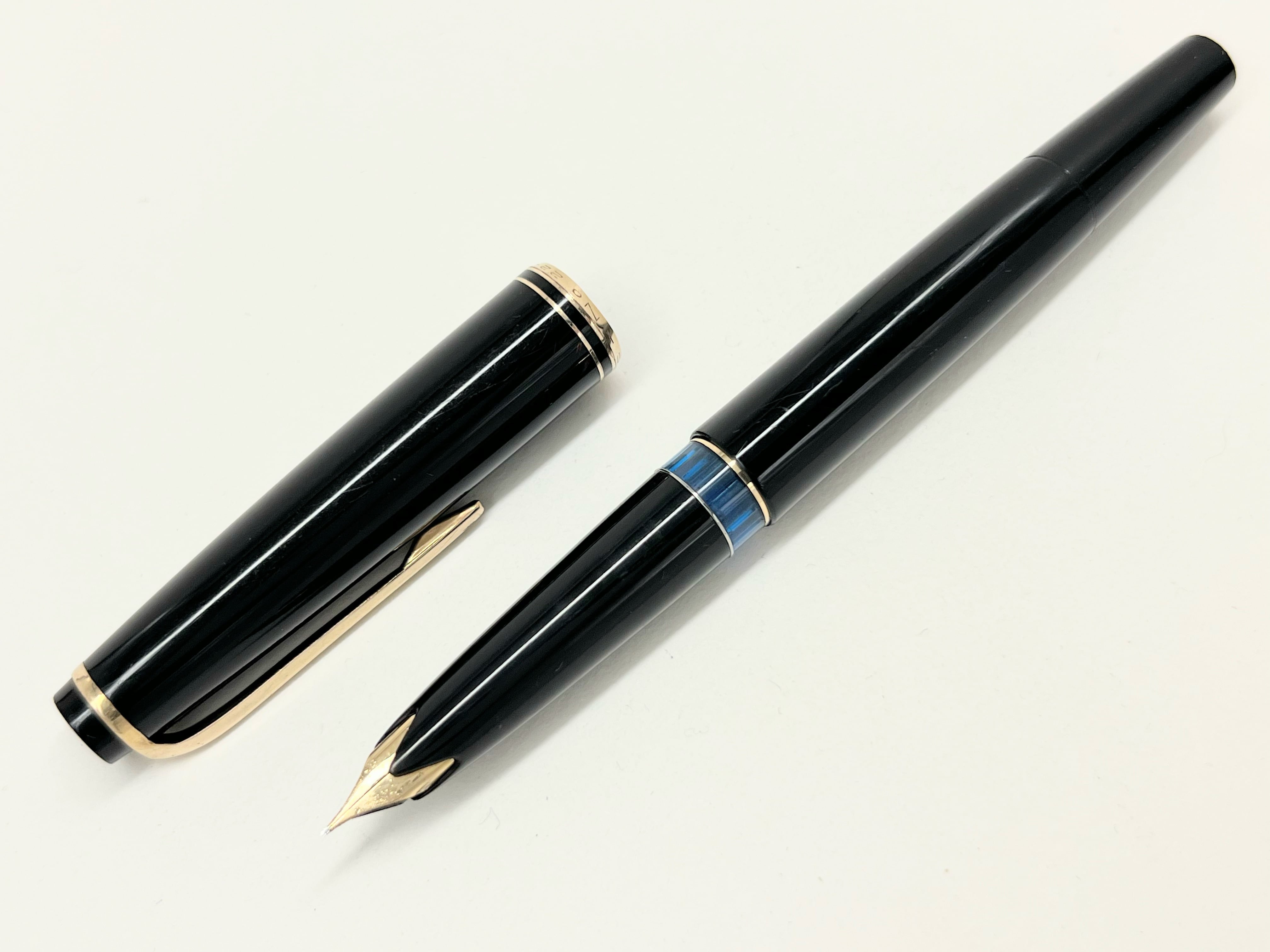 60s モンブラン Ｎｏ ２２ MONTBLANC No 22 （極細字） 14K 02940