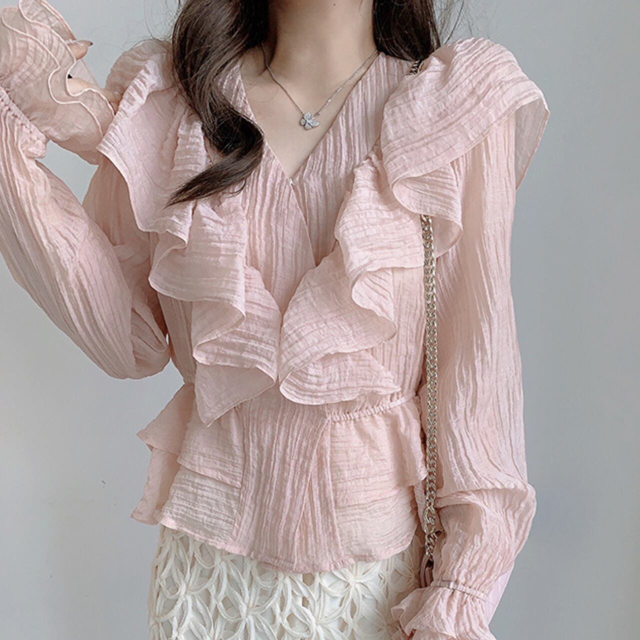 ボリュームフリル Vネック ブラウス