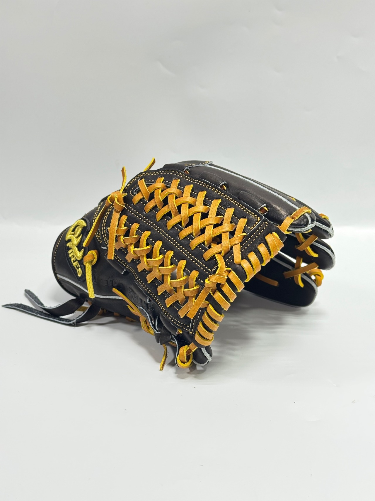 FIRESーファイヤーズ 限定軟式グラブ オールラウンドモデル 限定ラベル ブラック×コルク・画像4