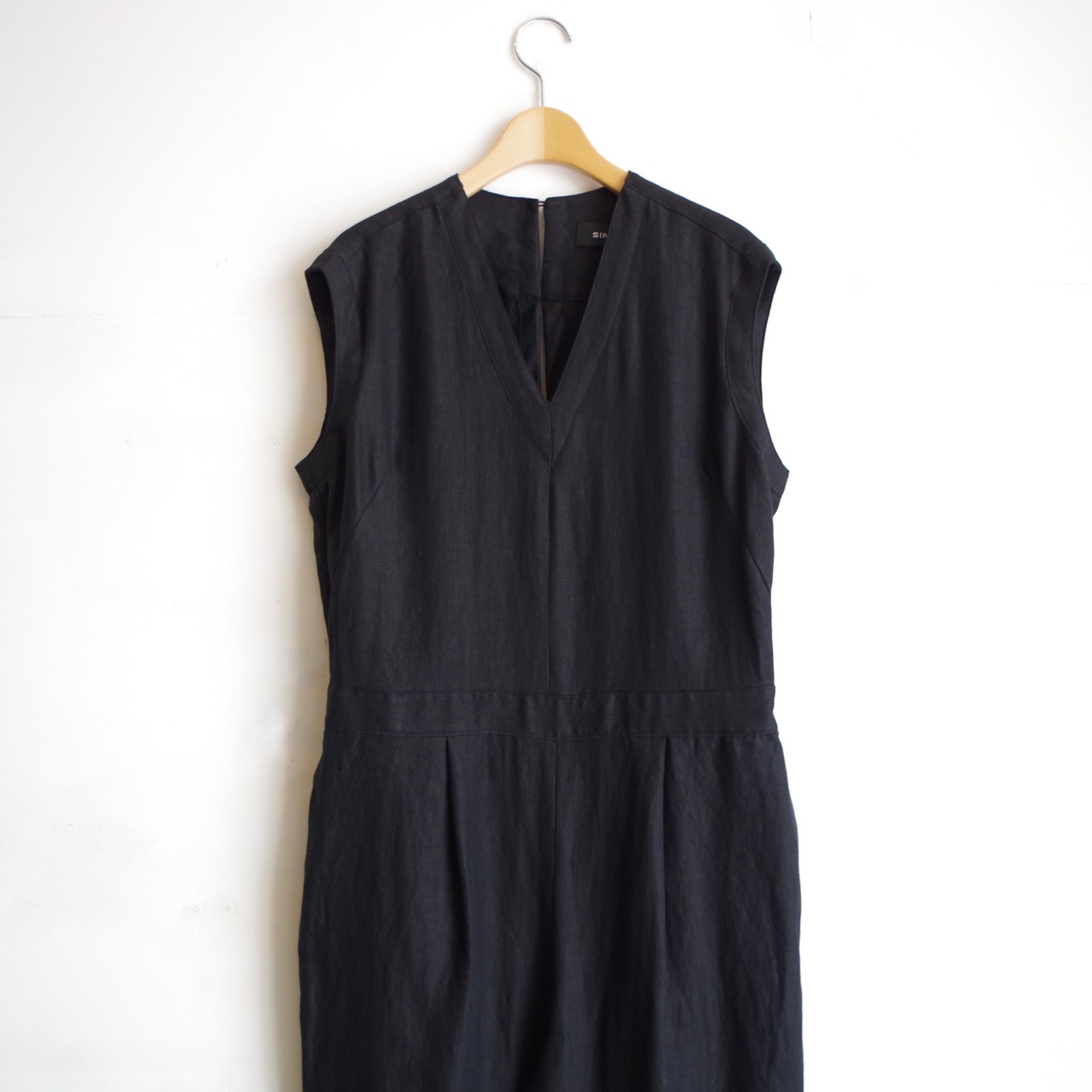 SINME  Vネックオールインワン ブラック
