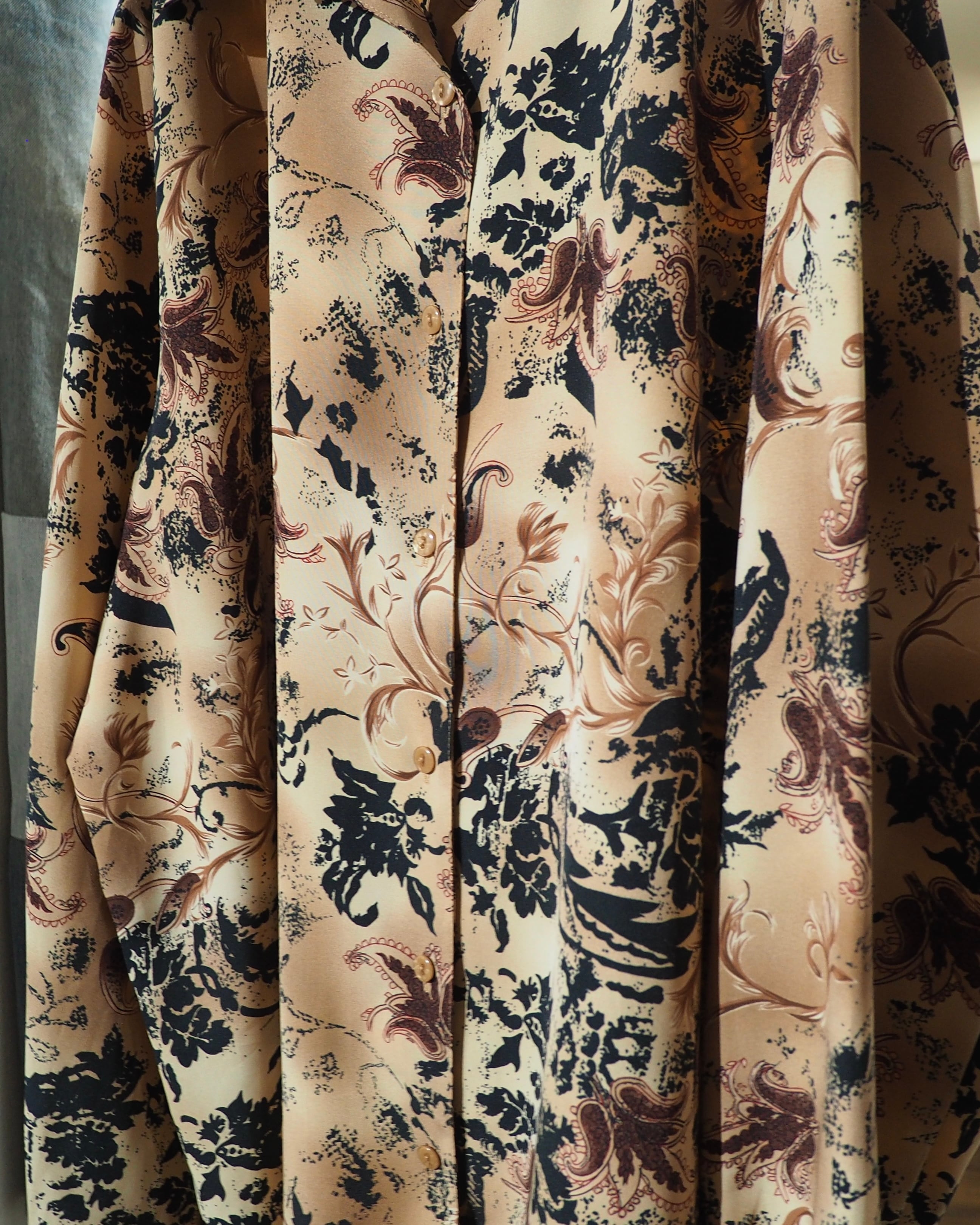 Beautiful Classic Flower All Over Pattern Drape Open Collar Shirt