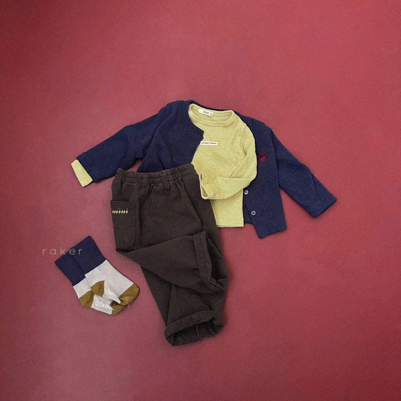 韓国子供服 / 26Autumn / raker / ハートアイレットカーディガン / 女子服 / キッズ服 / 秋服 *XS~XXL*