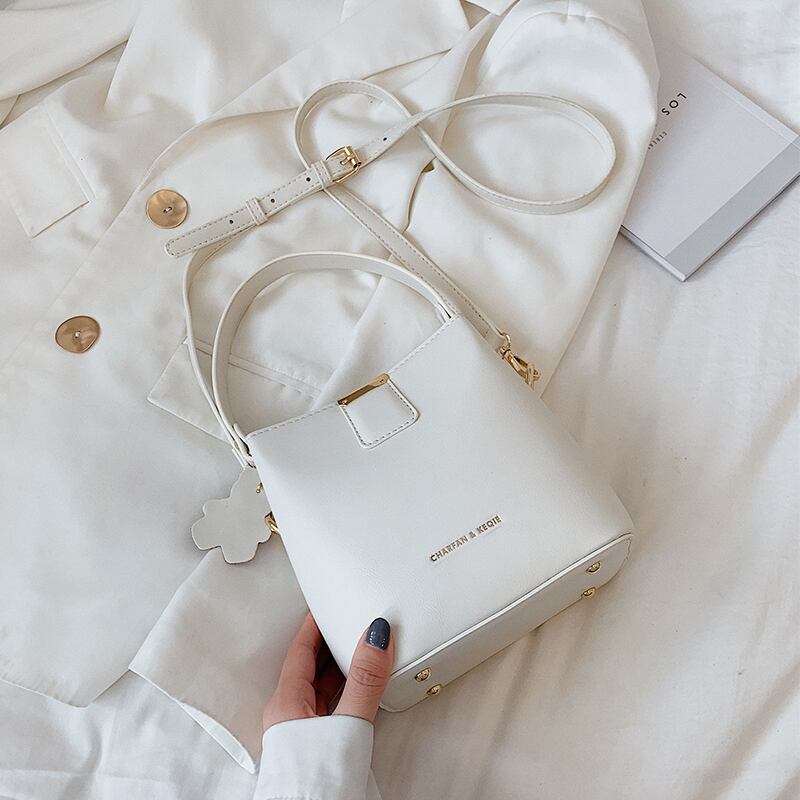 新しい小さなバッグ女性バッグ2020新しい波オールインワンショルダーメッセンジャーバッグネット赤ファッションポータブルバケットバッグ Tiancai_Wing_Bag6648268