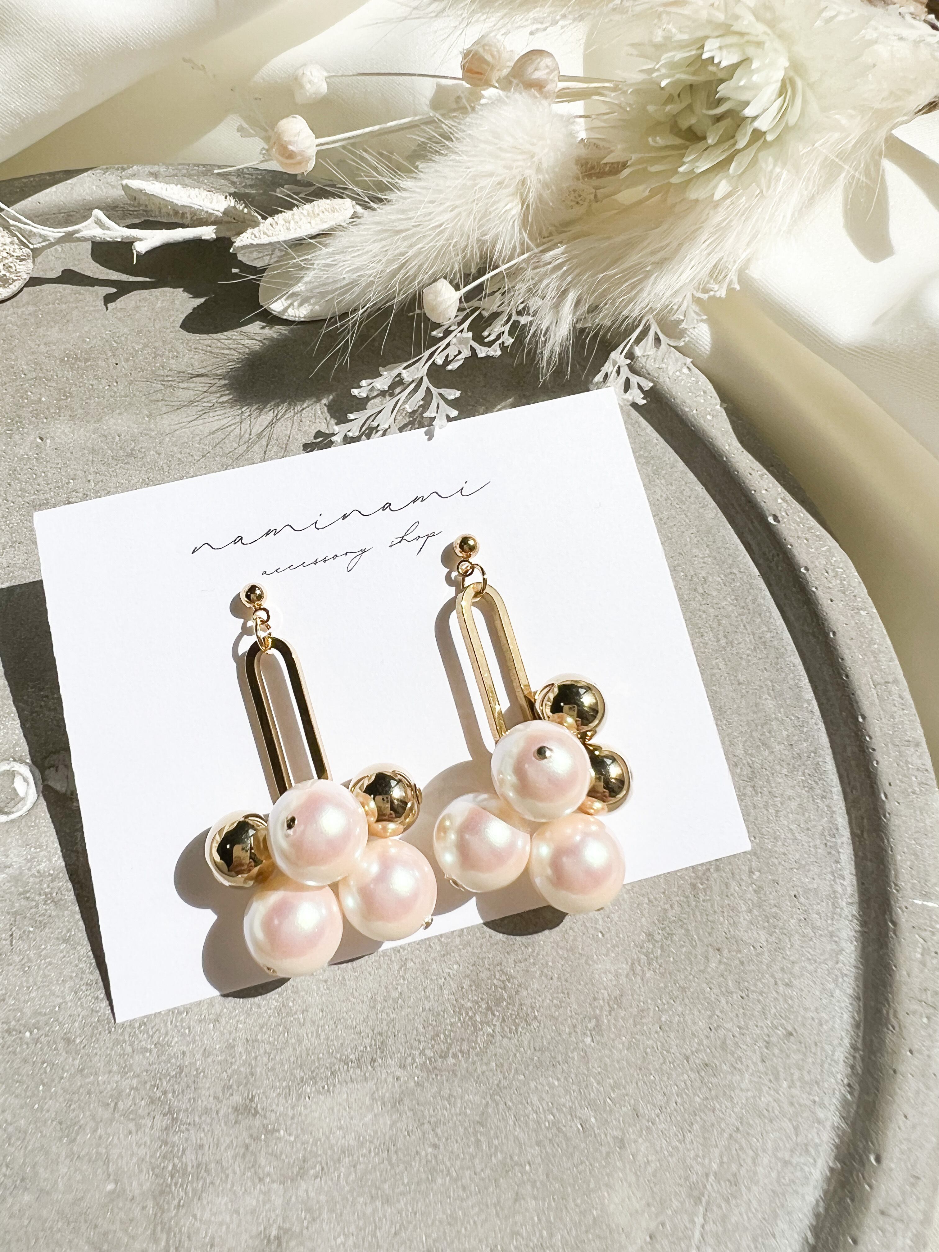 ゴールドの大ぶりシェルピアス | アクセサリーショップ ｢ナミナミ｣