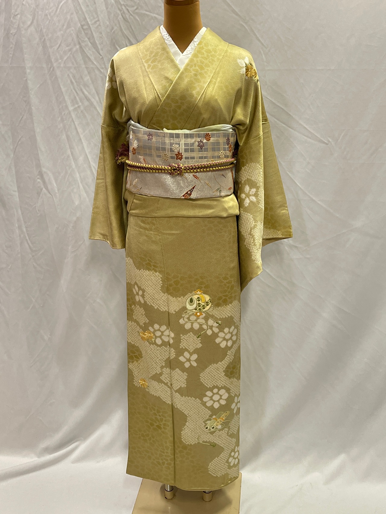 未使用】作家物 紗綾形地紋 絞り 金彩 しつけ付き 訪問着 袷(正絹) 涼しく