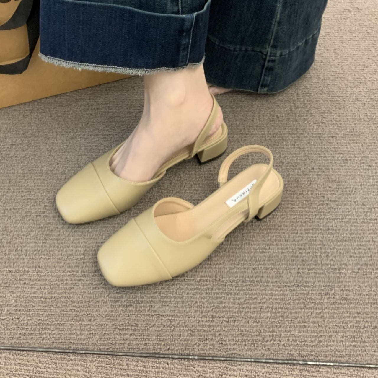 バックストラップ付き スクエアトゥローファー Ln00293