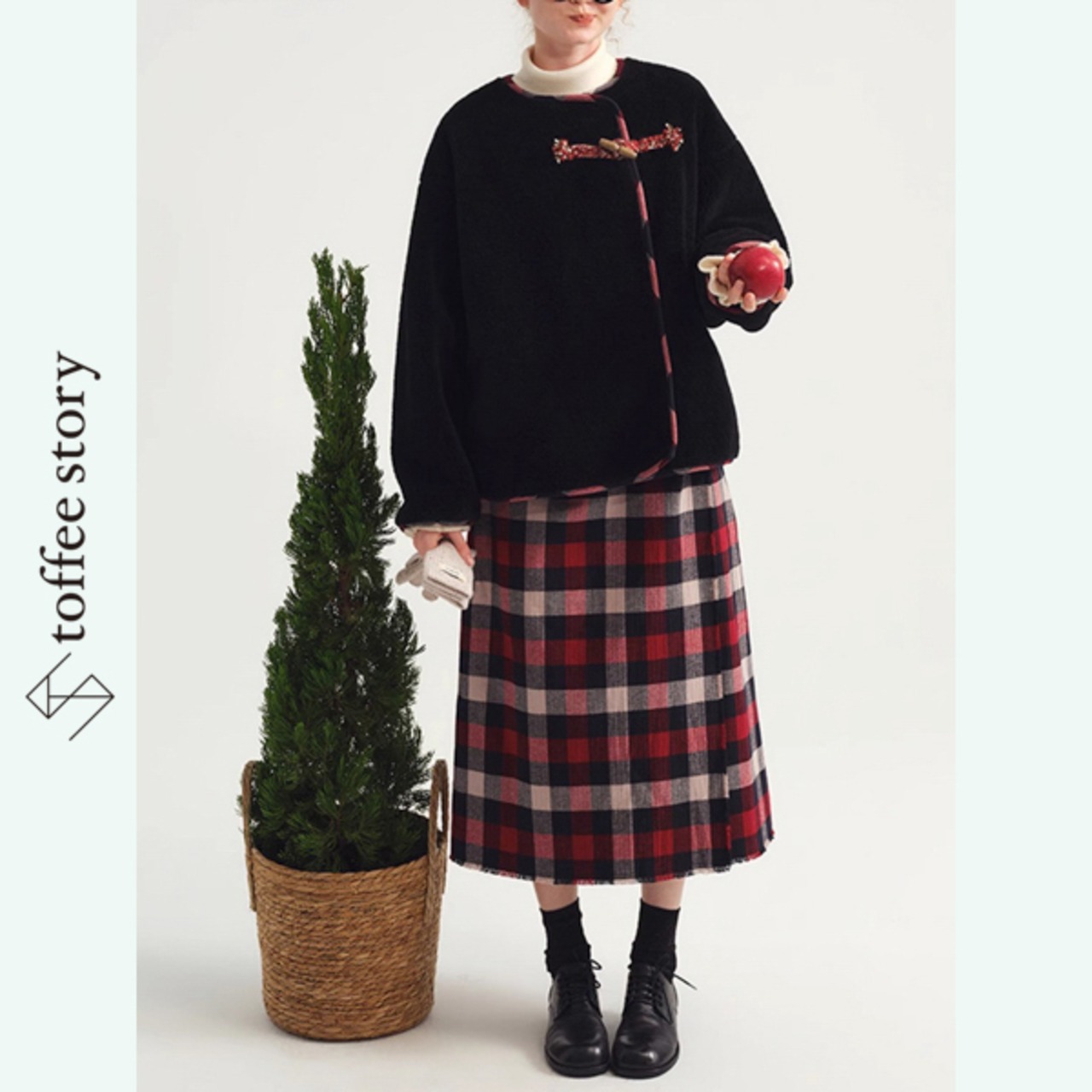 赤いタッセルがほどく、冬の詩コート《P0323》