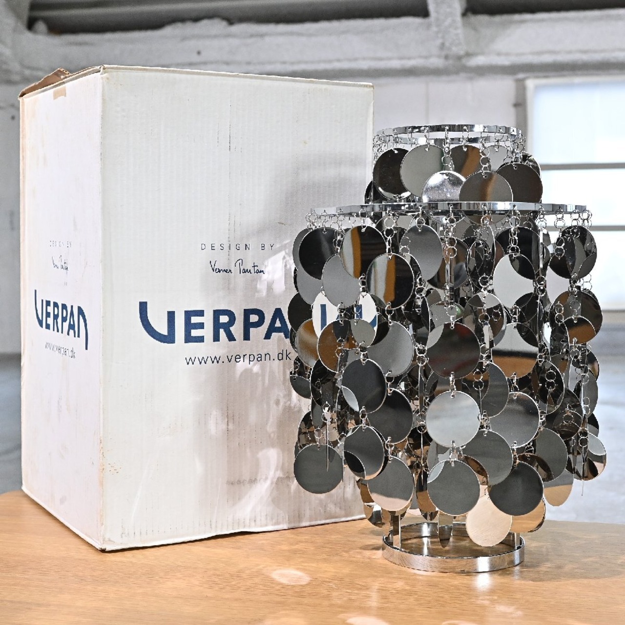 VERPAN 21万「FUN METAL/ファン・メタル」テーブルライト ヴェルナー・パントン テーブルスタンド 照明 ステンレス ヴァーパン【中古家具/中古インテリア/USED家具ユーズド家具/リサイクル】