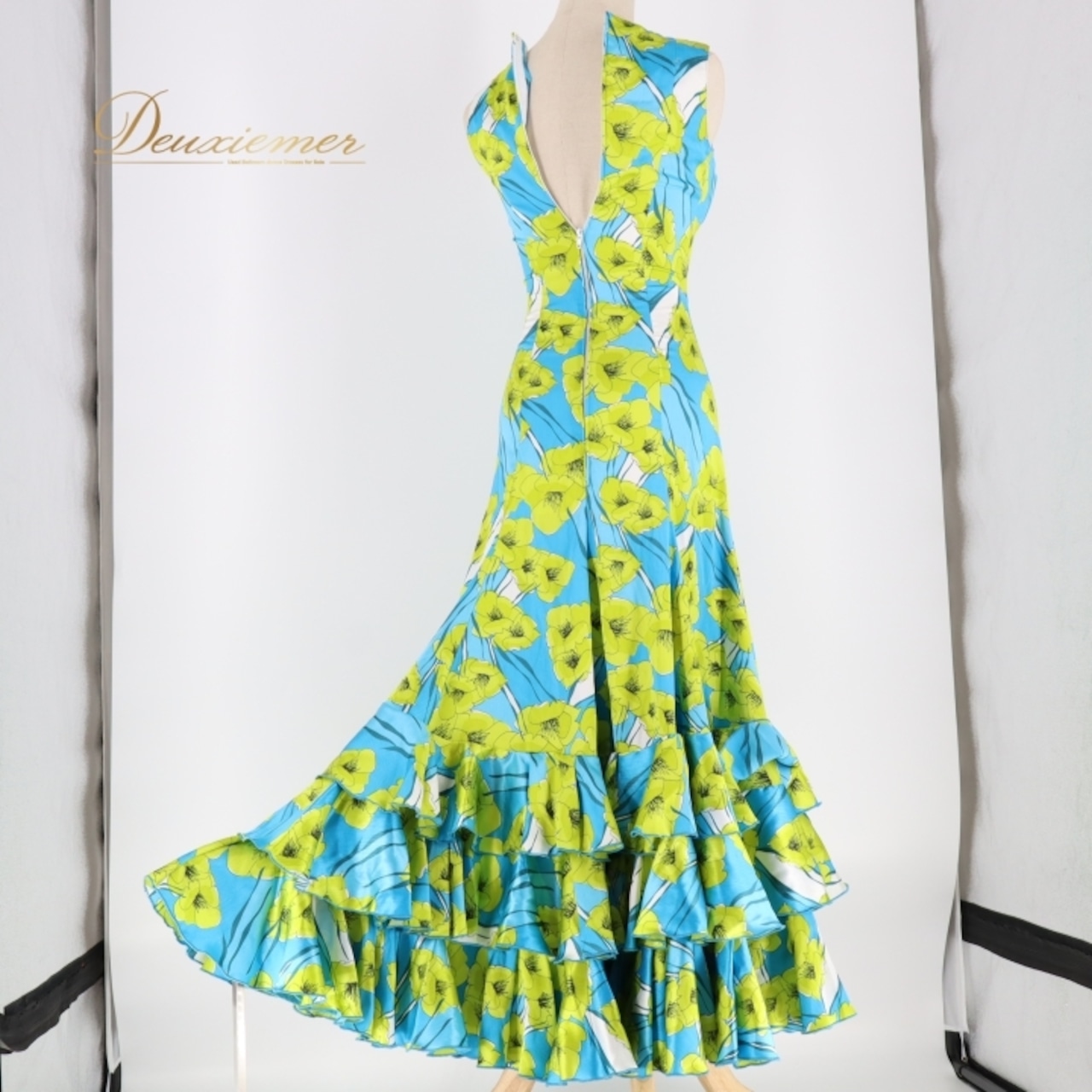 フラメンコ 衣装 ワンピース ドレス 花柄 光沢 ボランテ フリル 花柄 黄緑 S.D.ELVIRA ブルー系 グリーン系 フラメンコドレス 華やかエレガント おしゃれな花柄 パーティー用 多彩 大人向け 高級感 ステージ衣装 フリルデザイン