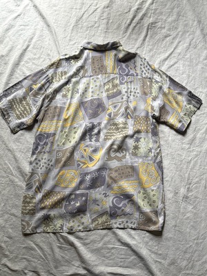 Pale color pattern S/S shirt