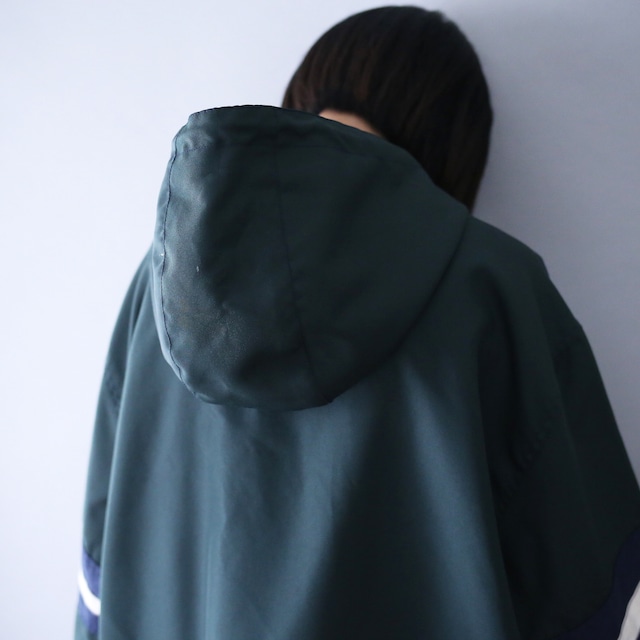 "OLD NAVY" over silhouette good coloring anorak parka