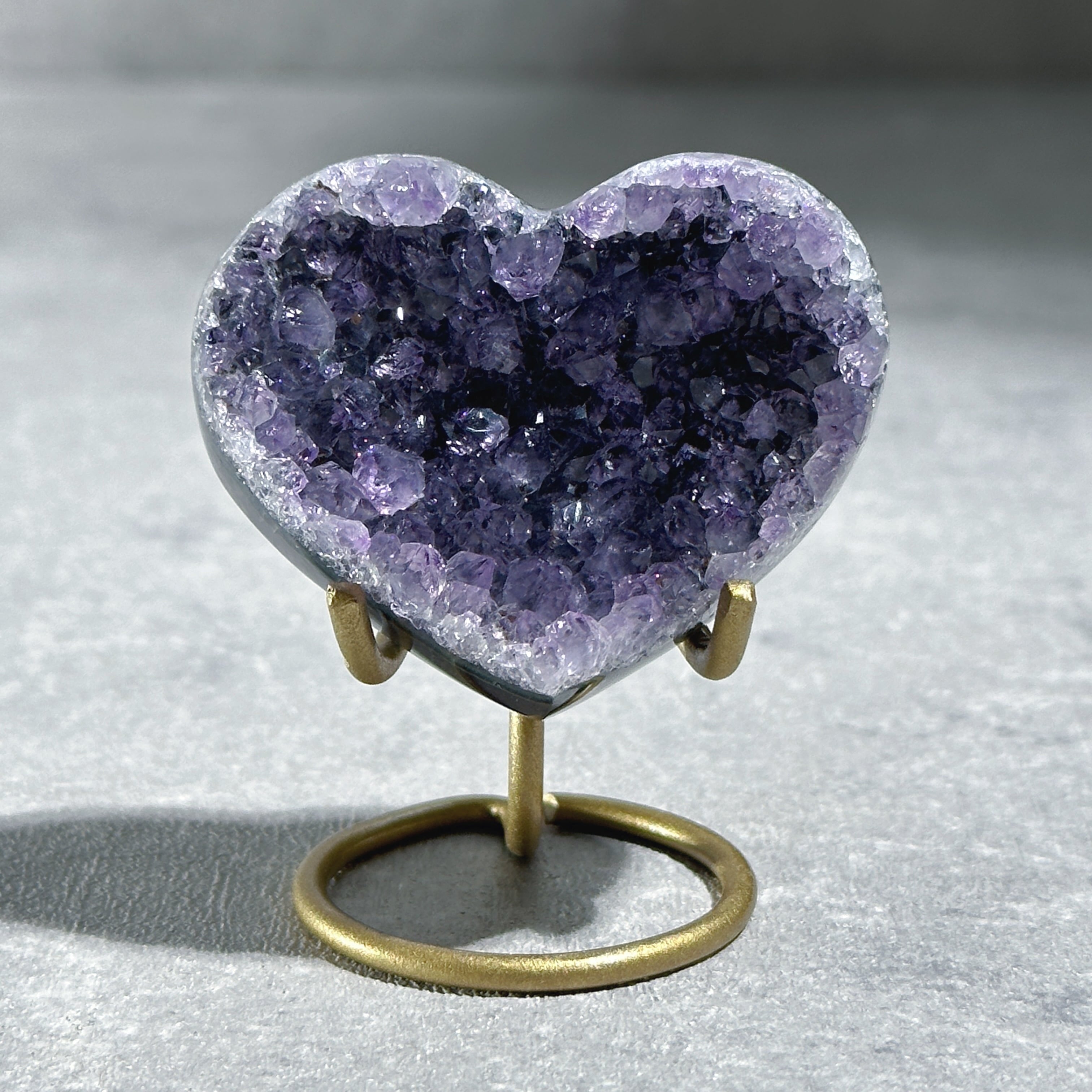 天然　ハート型　アメジスト　クラスター 楽天市場】ハート型 アメジストクラスター ウルグアイ産 ハート