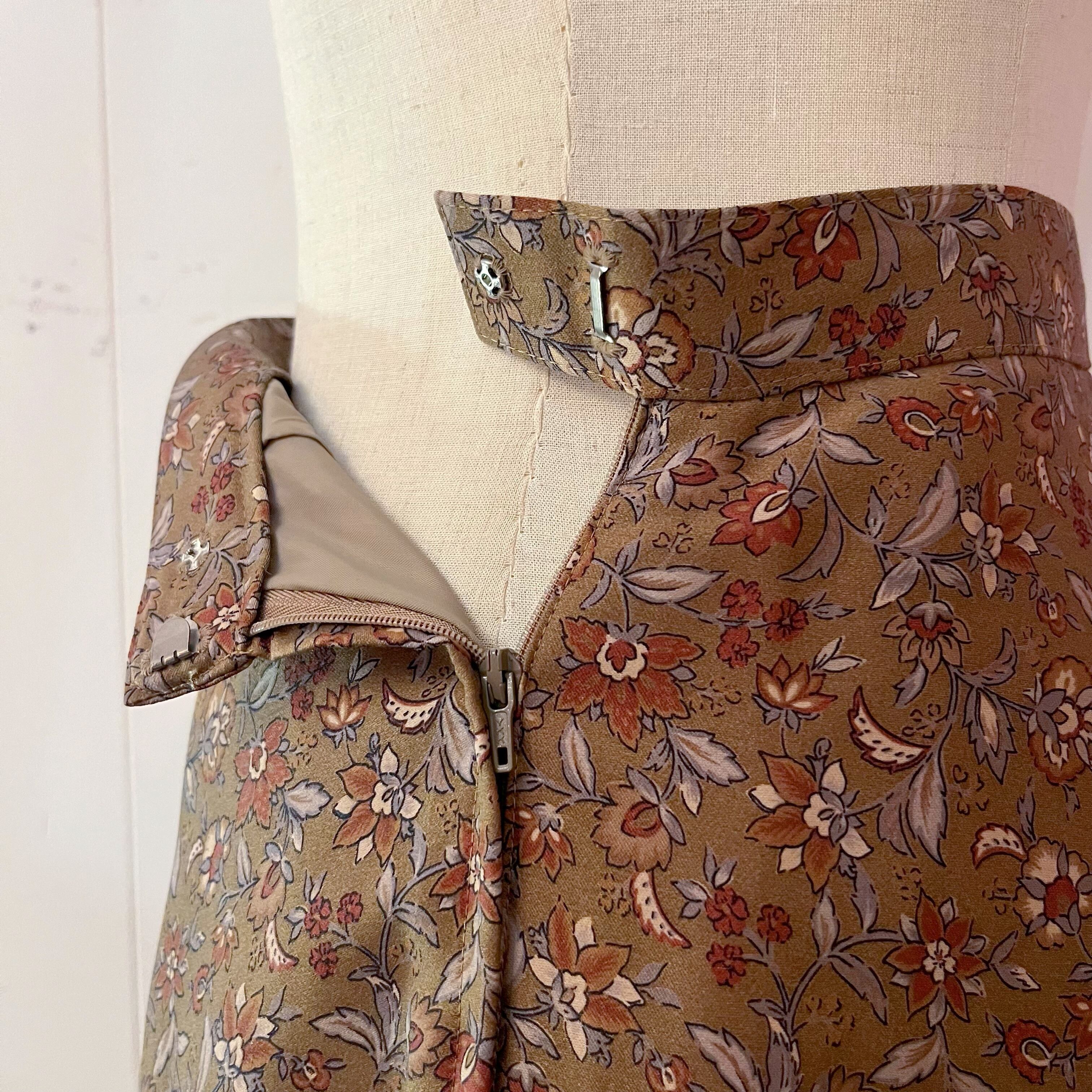 brown flower leaf flare skirt