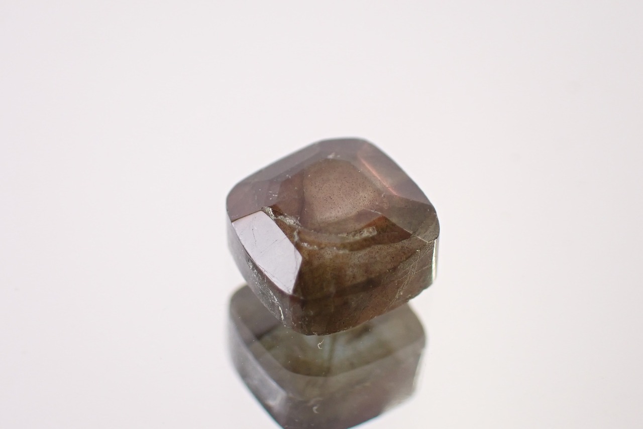 マダガスカル産ラブラドライト　1.20ct　 [D9-79]