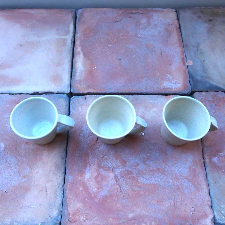 岩田圭介（陶）灰マグ （写真左） | Galeria Mamica shop