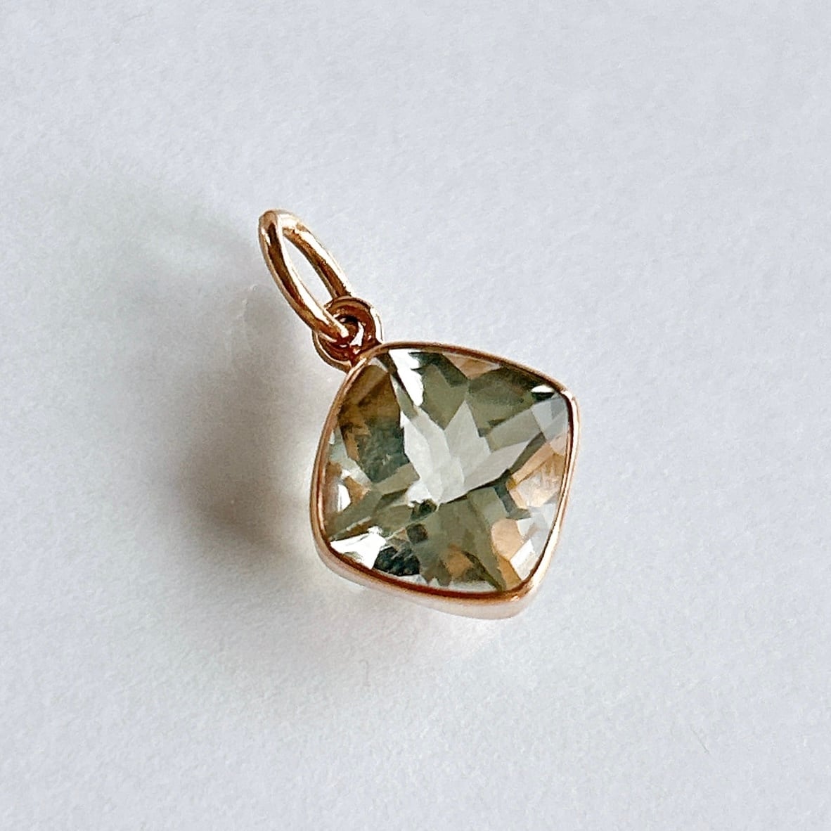 【Pendant top】Prehnite−プレナイトチャーム