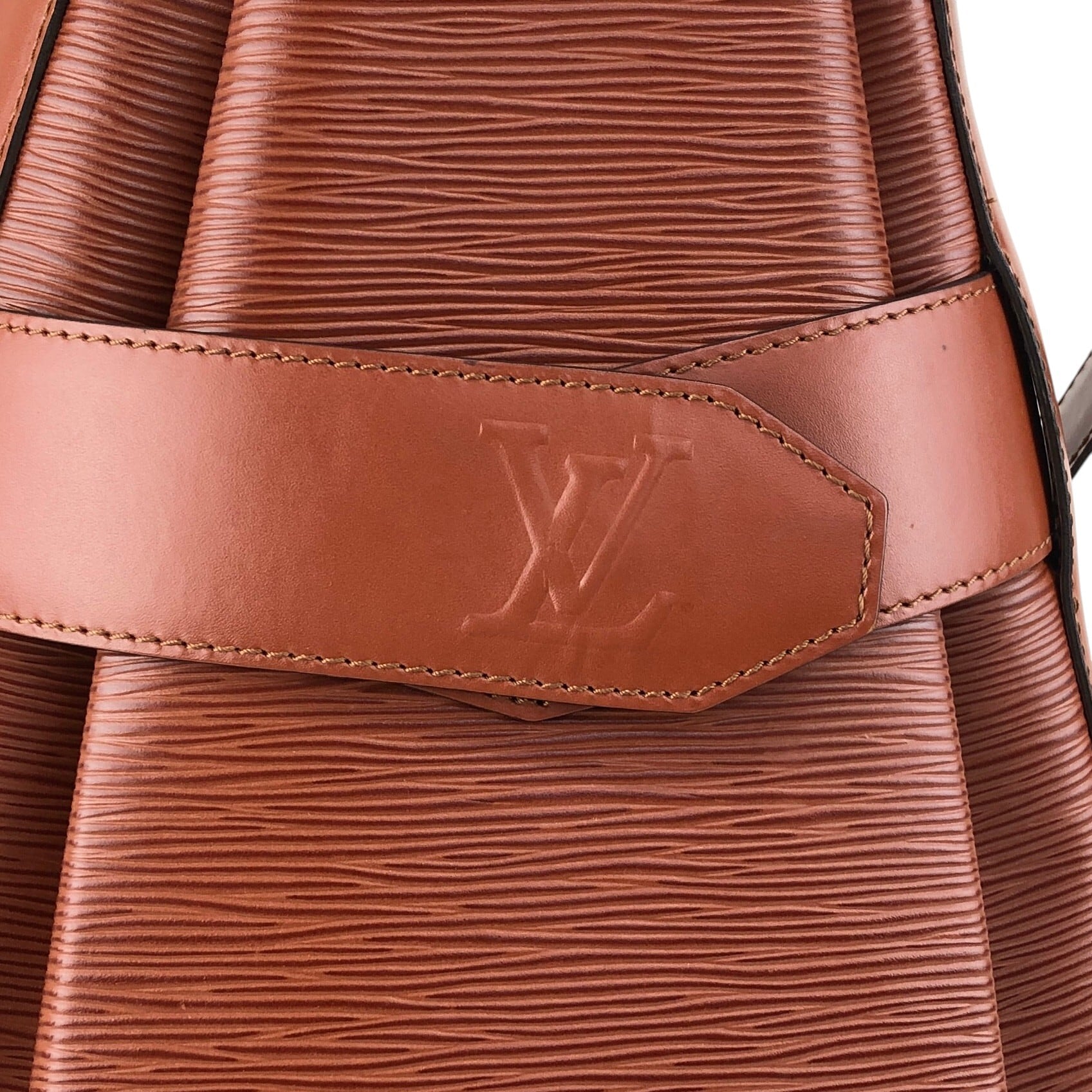 LOUIS VUITTON ルイヴィトン エピ ショルダーバッグ サックデポール