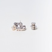 ブローチピン　パピヨン犬