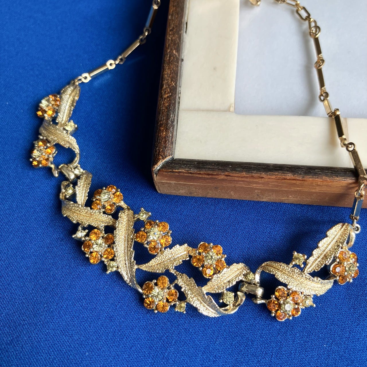 Coro” orange rhinestone flower necklace[n-322] ヴィンテージ