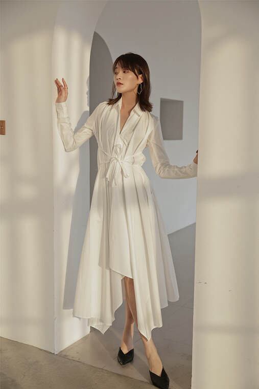 シャツワンピース 白 大人 韓国 きれいめ 黒 長袖 コーデ 春 無地 アシンメトリー シャツワンピ ロング 膝丈 流行 人気 デート 1554 Sayurio レディースアパレル ファッション プチプラ アラサー アラフォー