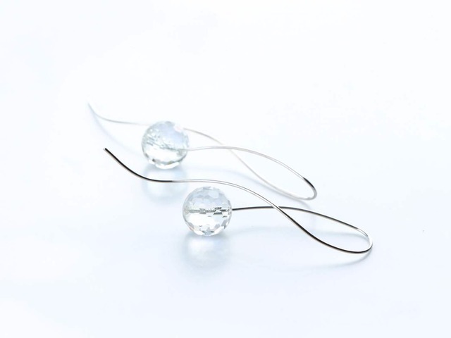 SV935(Argentium)-nuance curve crystal pierced earrings