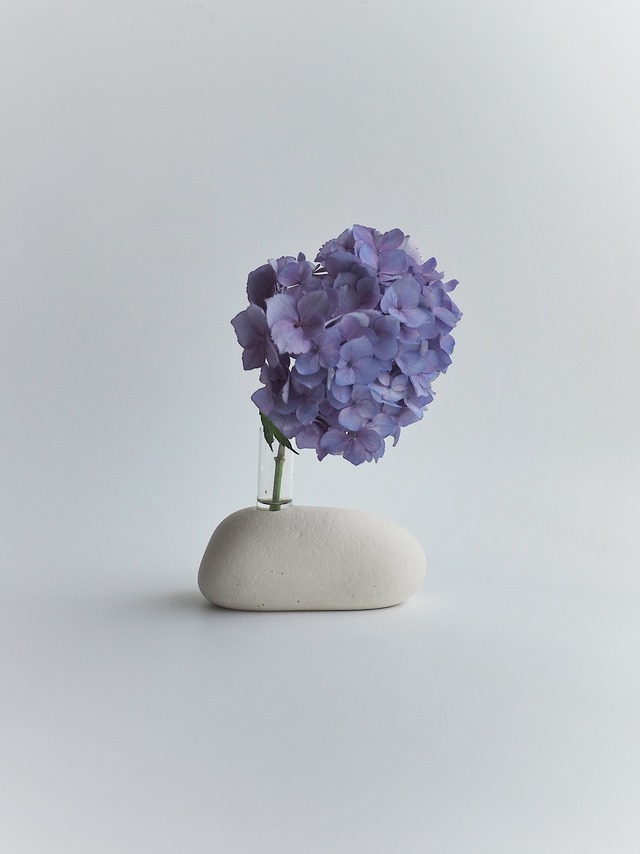 stone vase / white