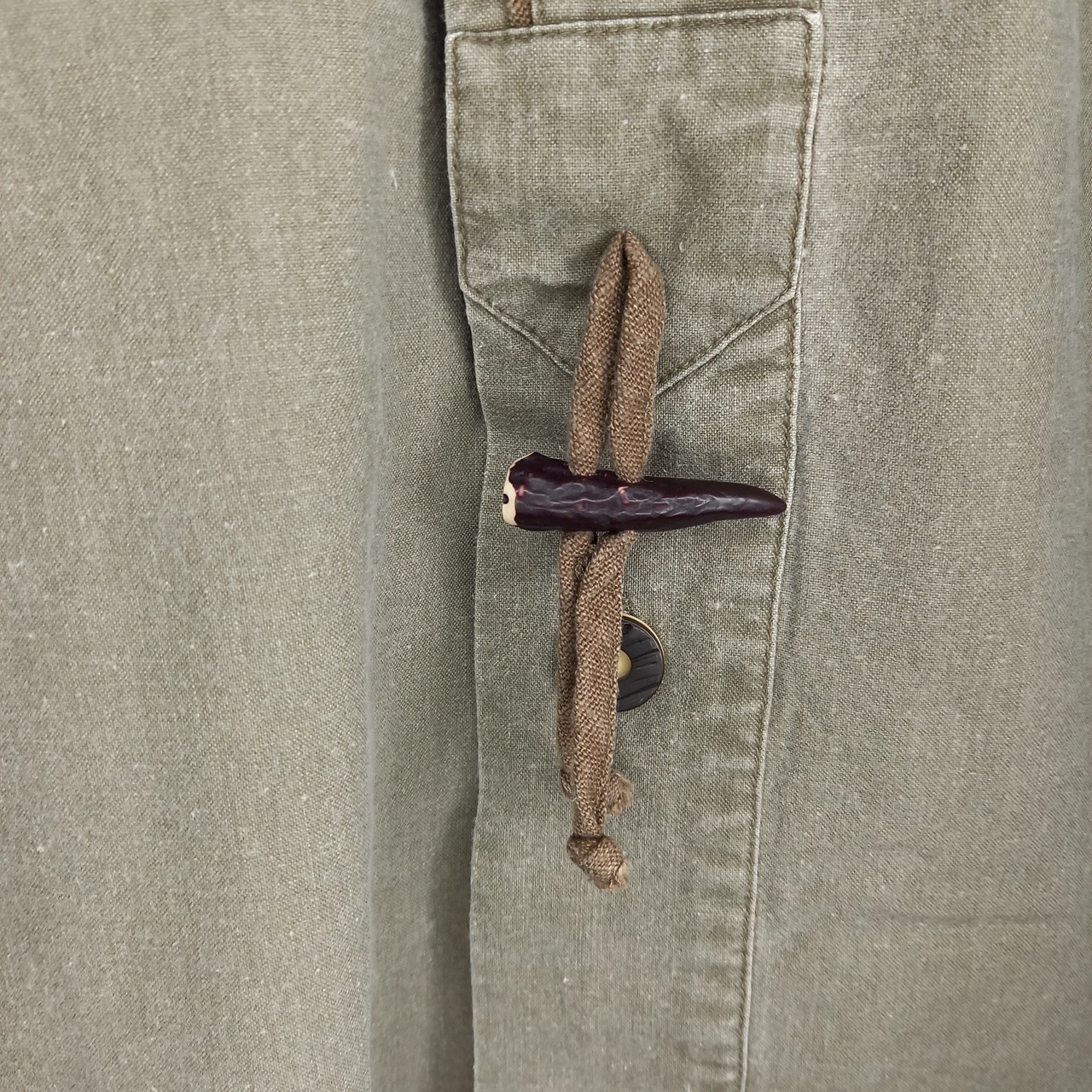 Brubig Trachten　チロリアンシャツ　ドイツ古着　オリーブ　42