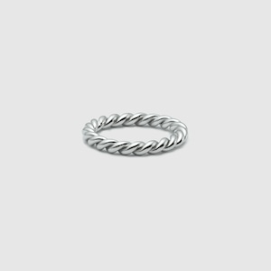 ねじれ ring