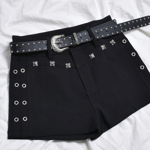【12/8新着】2点セット★ベルト付きスタッズショートパンツ