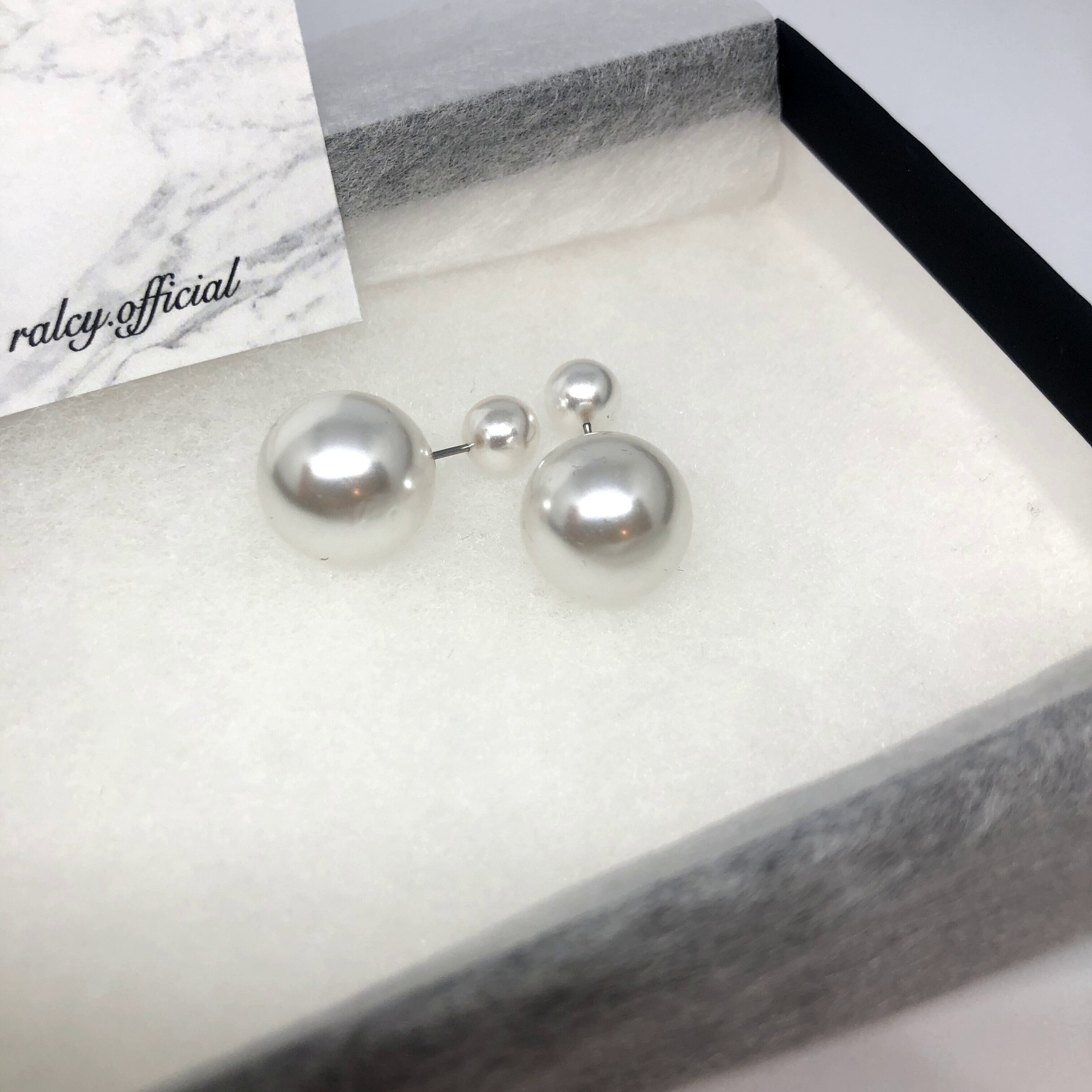 ダブルパールピアス