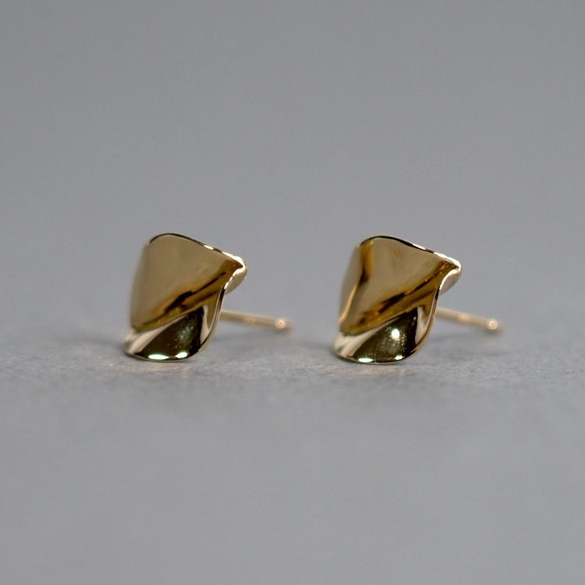 Ｋ１８　リーフピアス