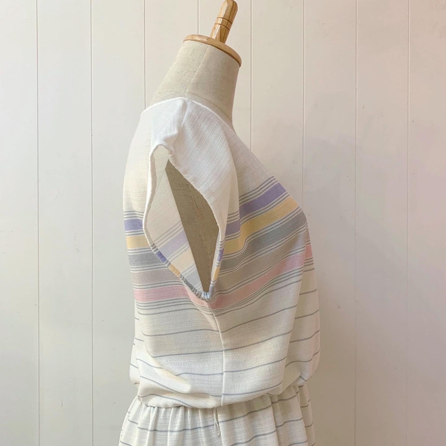 sherbet border french sleeve one-piece