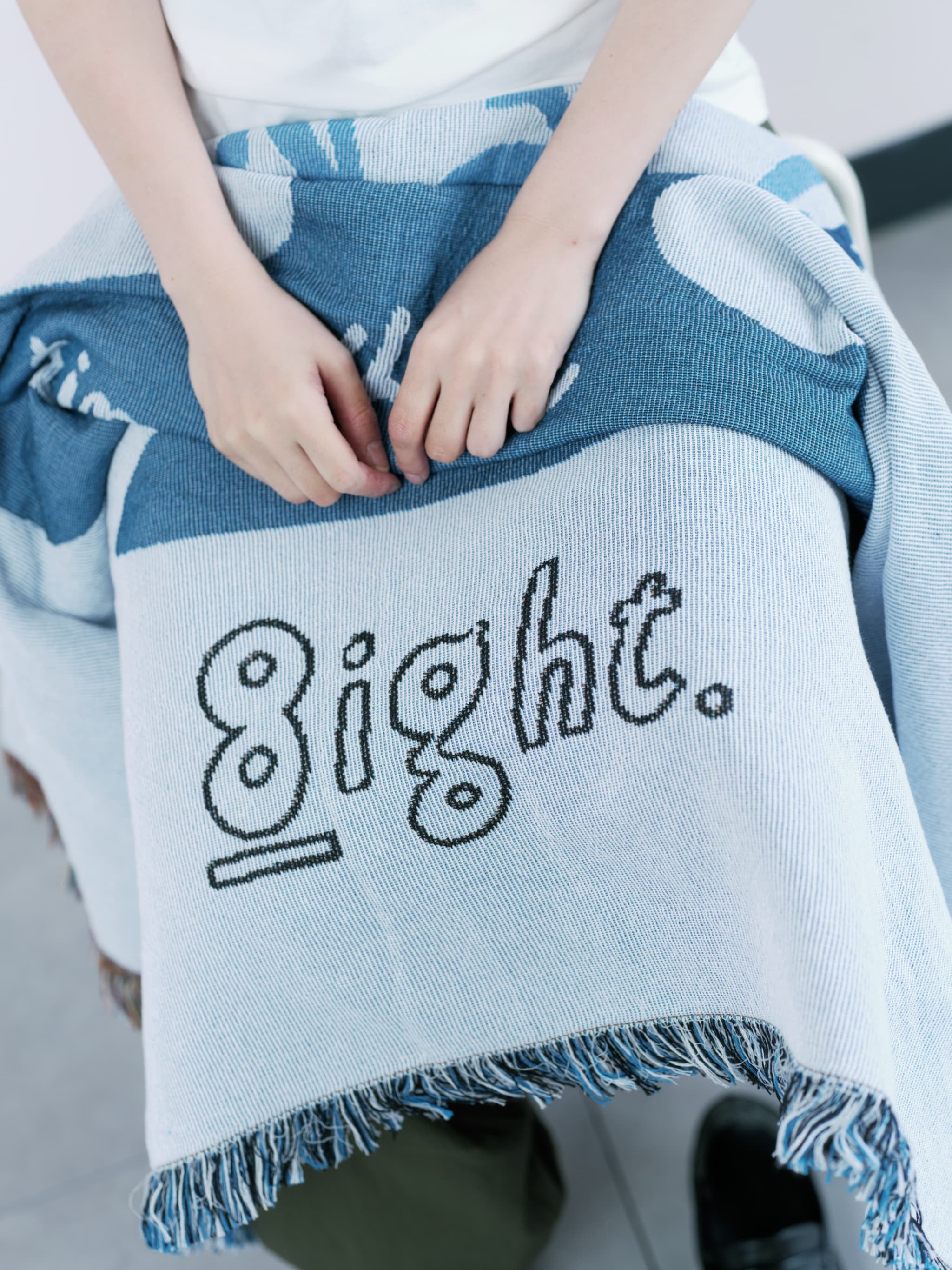 8ight × Shiomi Wada ジャガードブランケット[Blue Gentian] | 8ight.