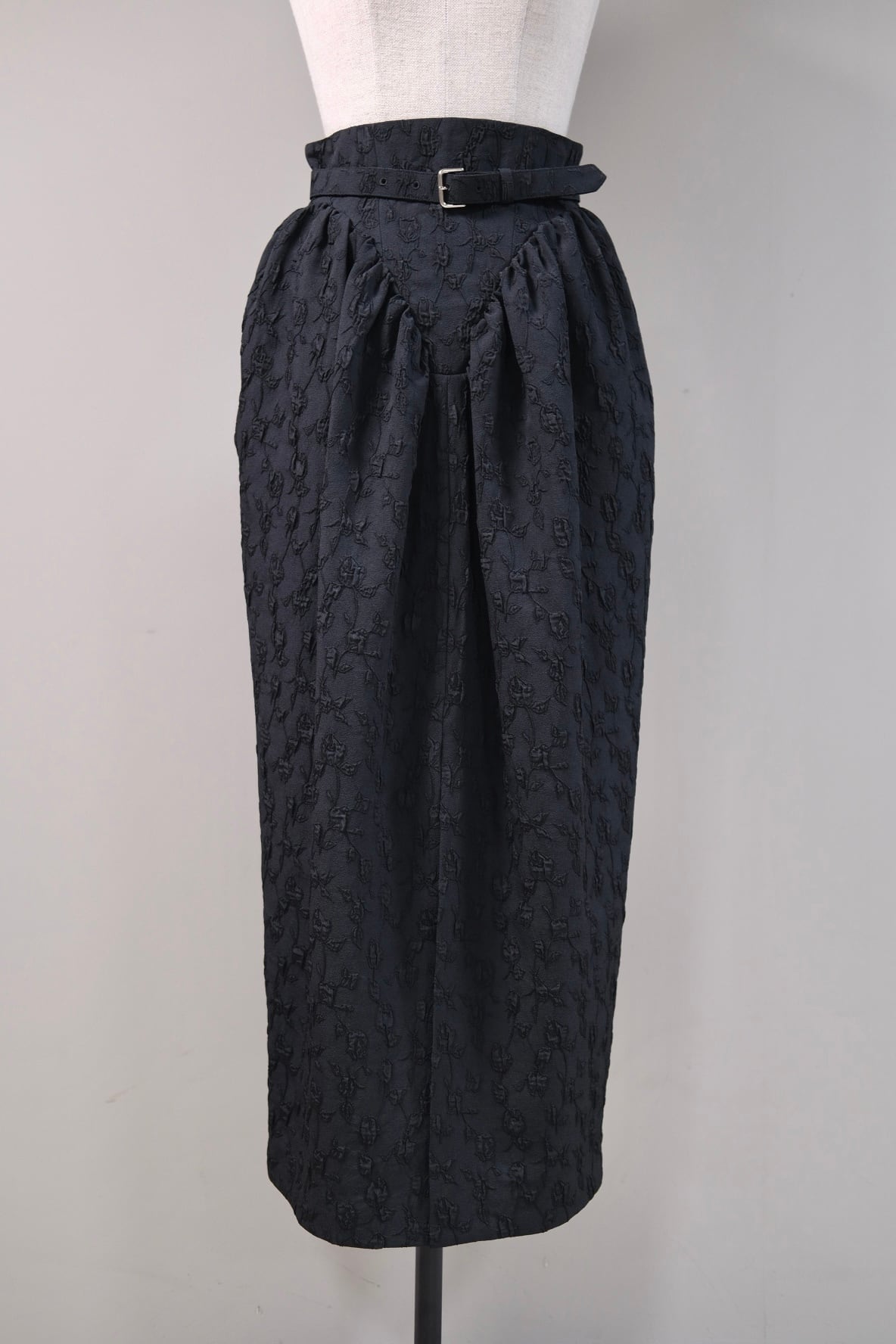 【FETICO】Floral jacquard curvy skirt FETICO】Floral jacquard curvy skirt -black- | loop