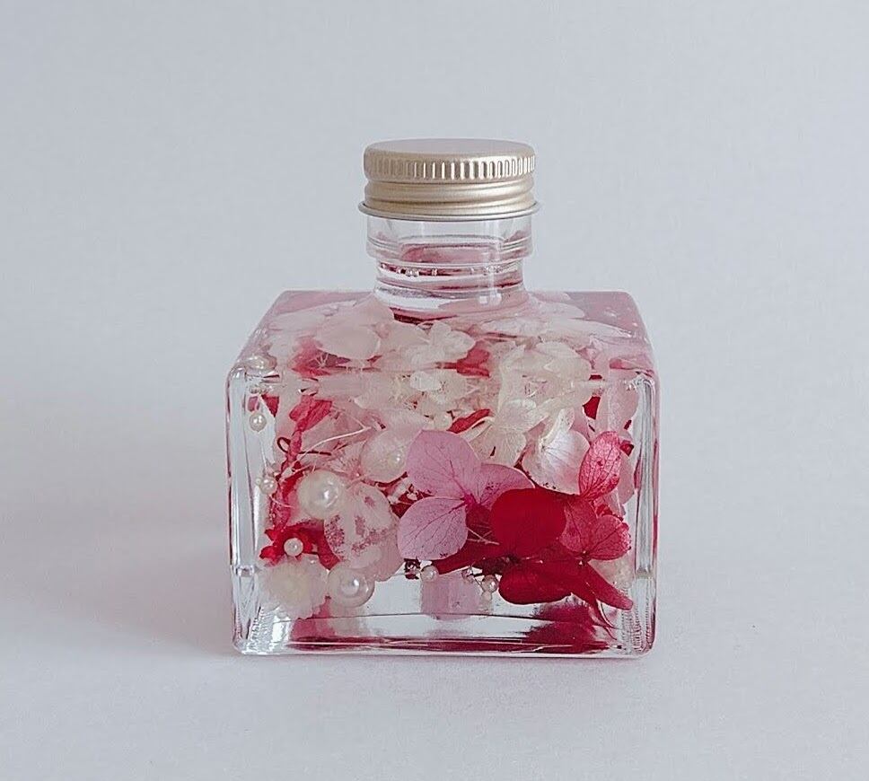 赤とピンクと白色ハーバリウム | Atelier berrylemon.jam