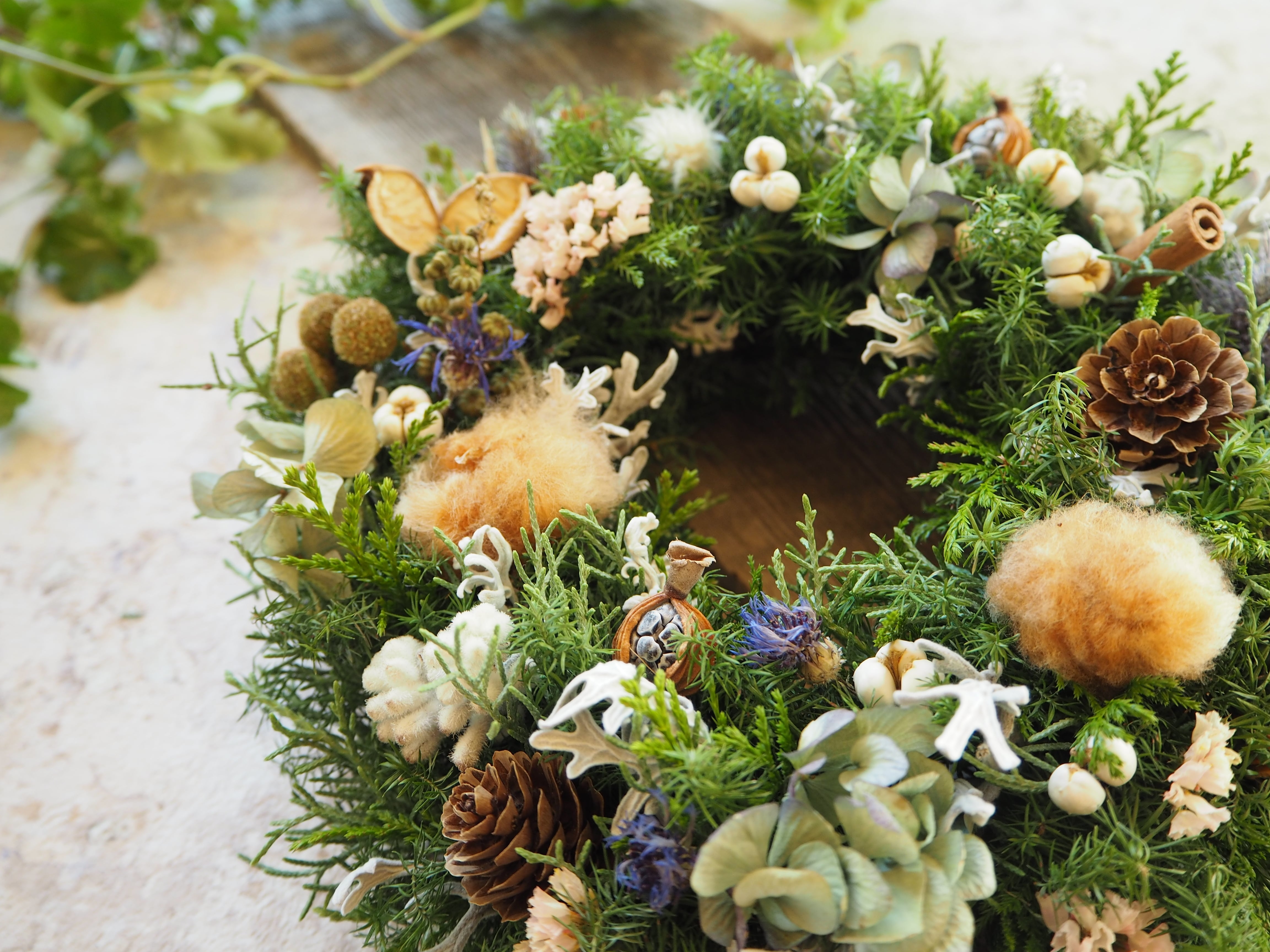 秋色紫陽花のハーフリース　小花と木の実 秋色紫陽花のハーフリース 小花と木の実