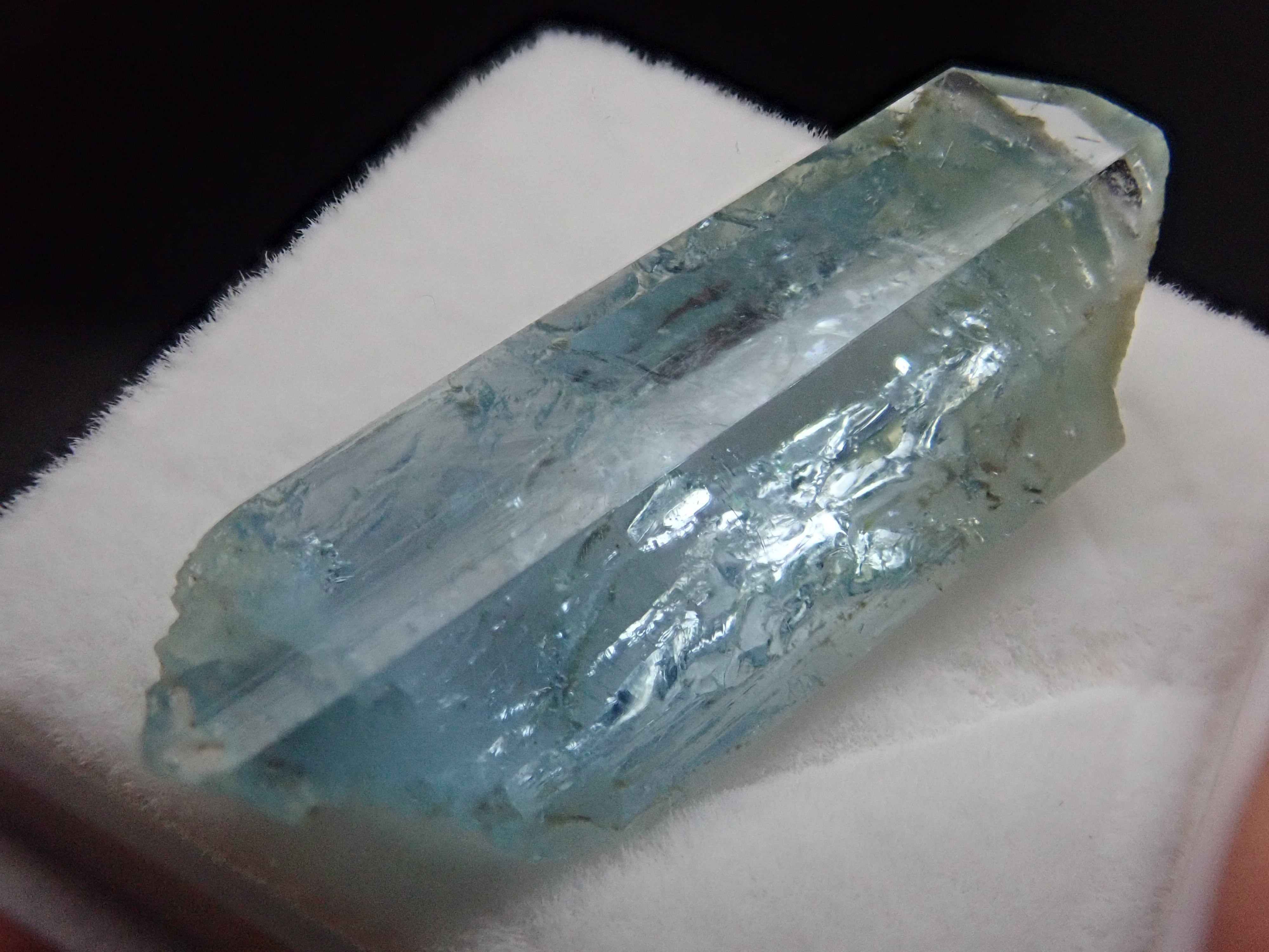 ナミビア産　アクアマリン　柱状原石 ナミビア産 アクアマリン | 鉱物標本,ハ行,ベリル/緑柱石 | ほたるみ