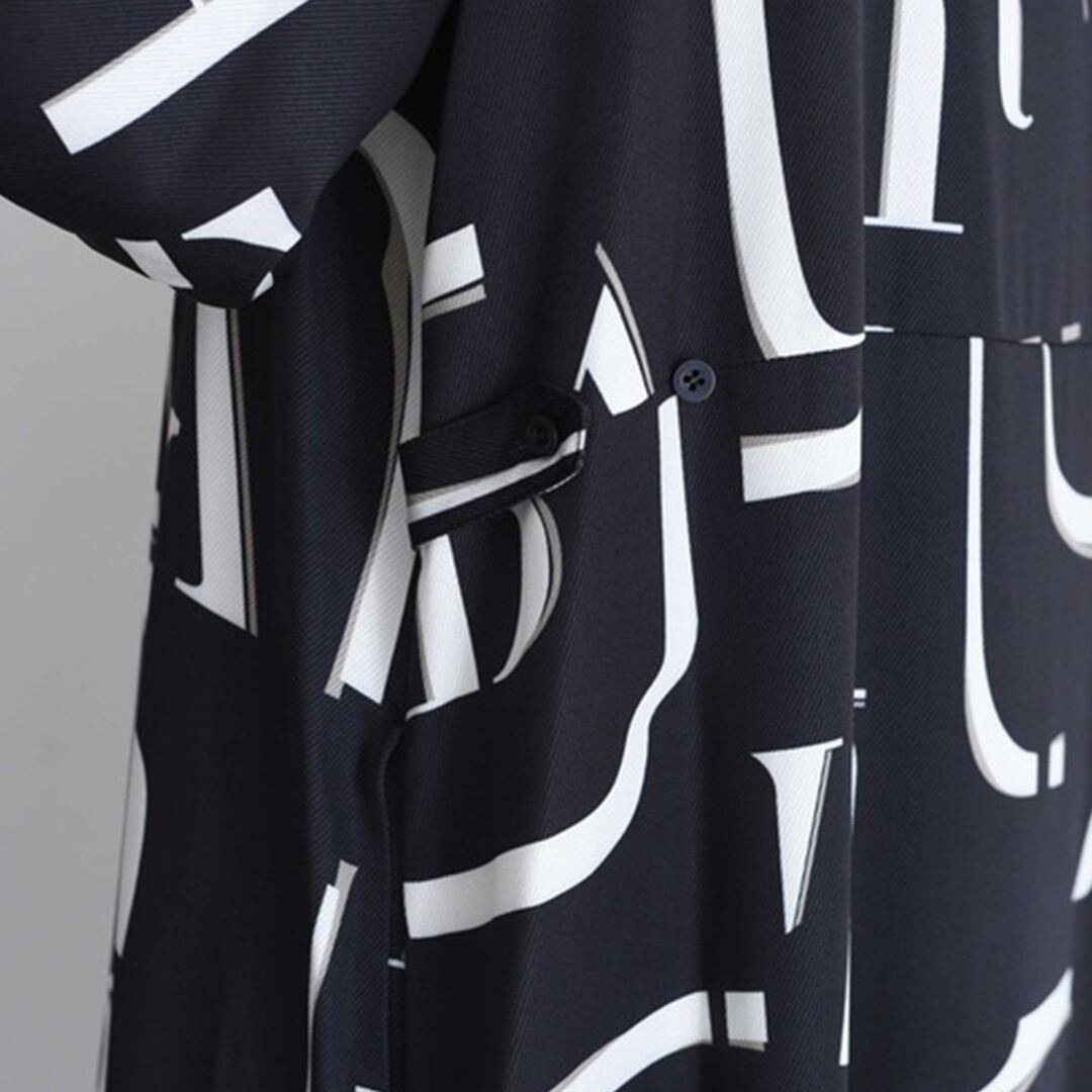 Eimee Law ジオメフォントプリントシャツワンピースブラック｜長袖・七分袖 