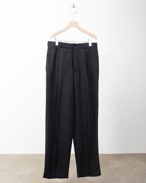 baggy silhouette linen x rayon tuck slacks