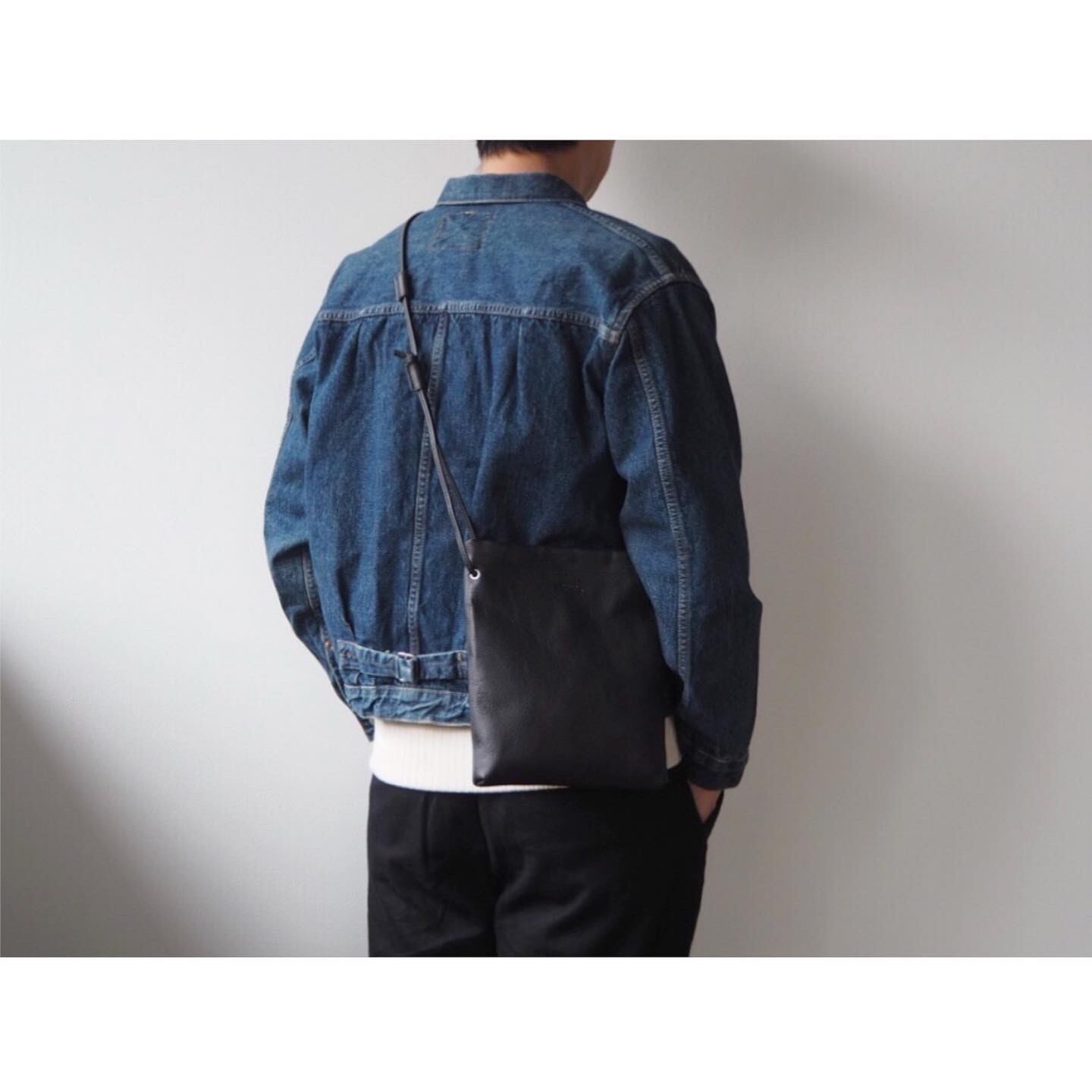 SLOW(スロウ) Embossing Shoulder Bag L | AUTHENTIC Life Store powered by BASE