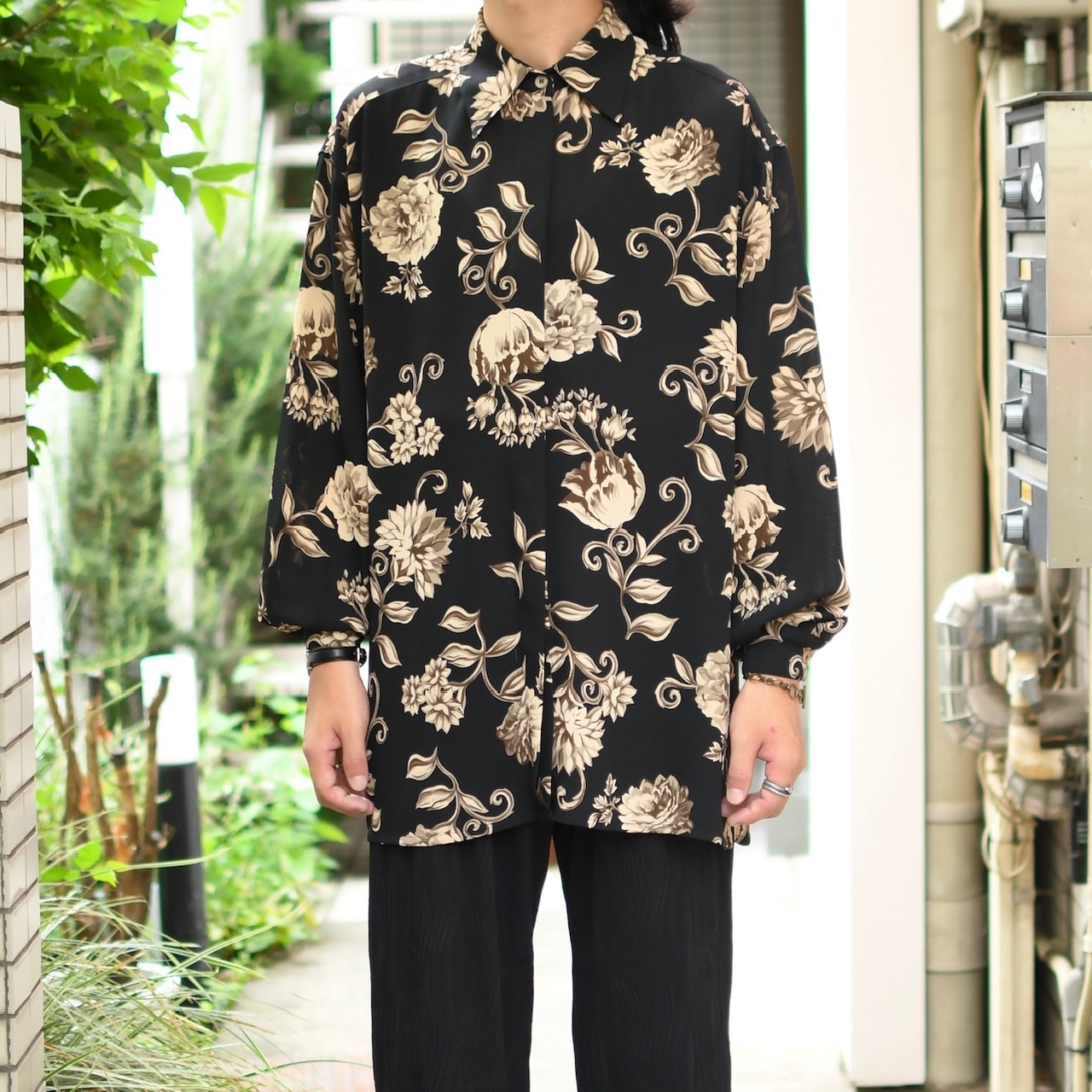 Liz sport flower pattern sheer shirt