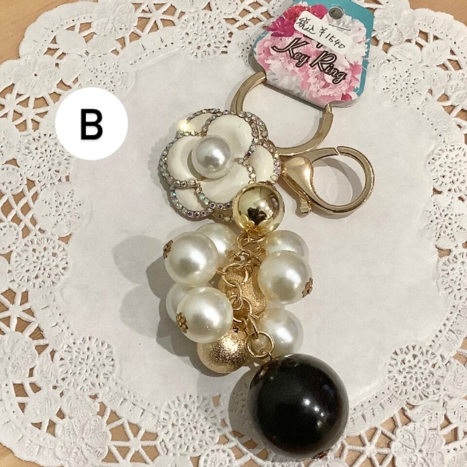 いつものバッグが一気に華やかに♪【フラワーパールバッグチャーム 