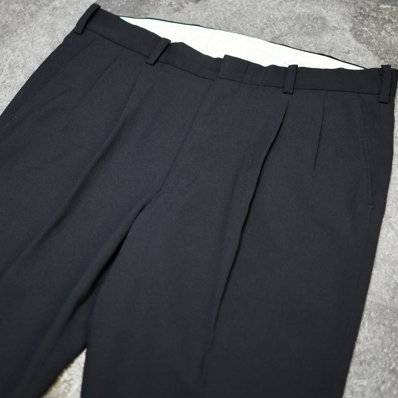 black 2tuck slacks