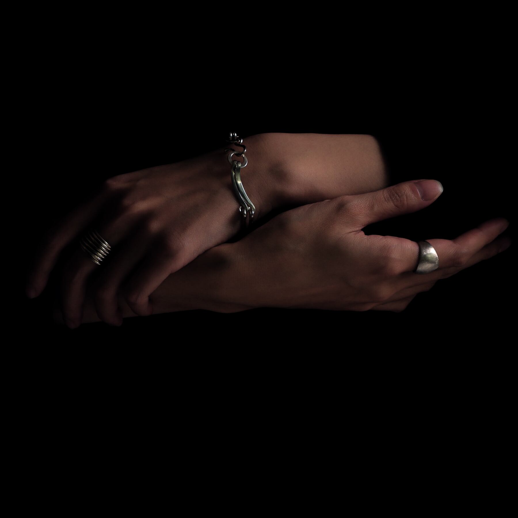 ヤーカ 多パーツダブルラインバングル YArKA バングル 「YArKA/ヤーカ」assembly parts double line