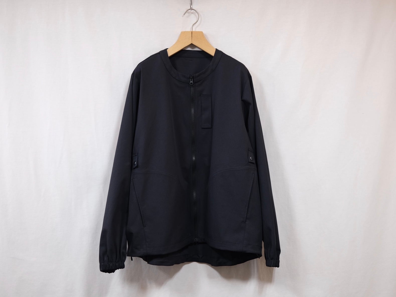 UNTRACE” LINEN TWILL ZIPPER CARDIGAN DARK NAVY” | Lapel online store